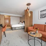 Olympia מלון 4*