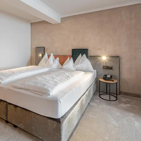 Olympia Hotel 4*