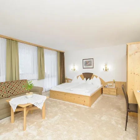 Olympia Hotel 4*
