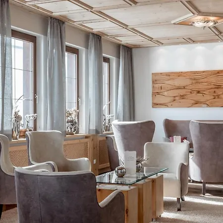Olympia Hotel 4*