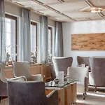 Olympia Hotel 4*