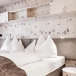 Olympia Hotel