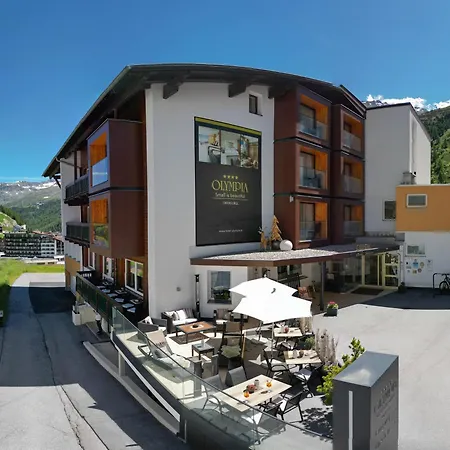 Olympia 4*